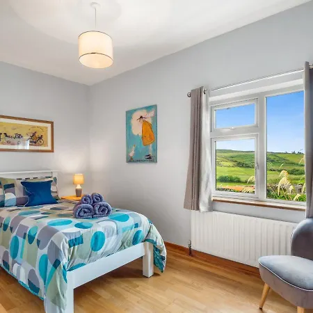 Wallace Cottage Holiday home *