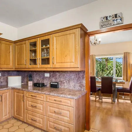 Holiday home Wallace Cottage Cleggan
