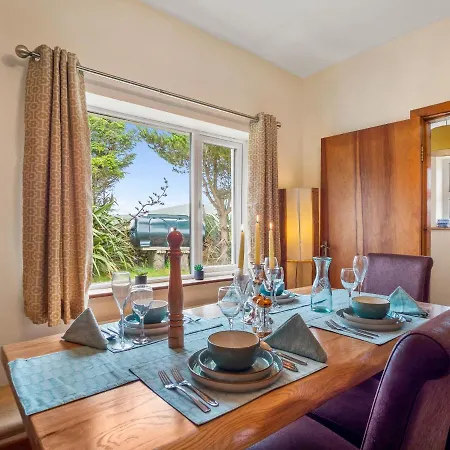 Holiday home Wallace Cottage Cleggan