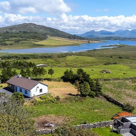 Wallace Cottage Holiday home *