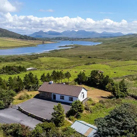 Wallace Cottage * Cleggan