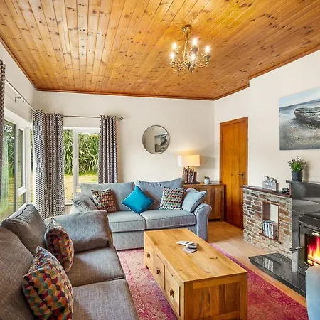 Wallace Cottage Holiday home *