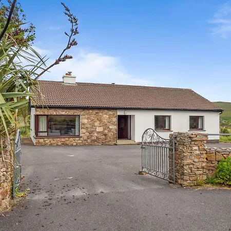Wallace Cottage Holiday home